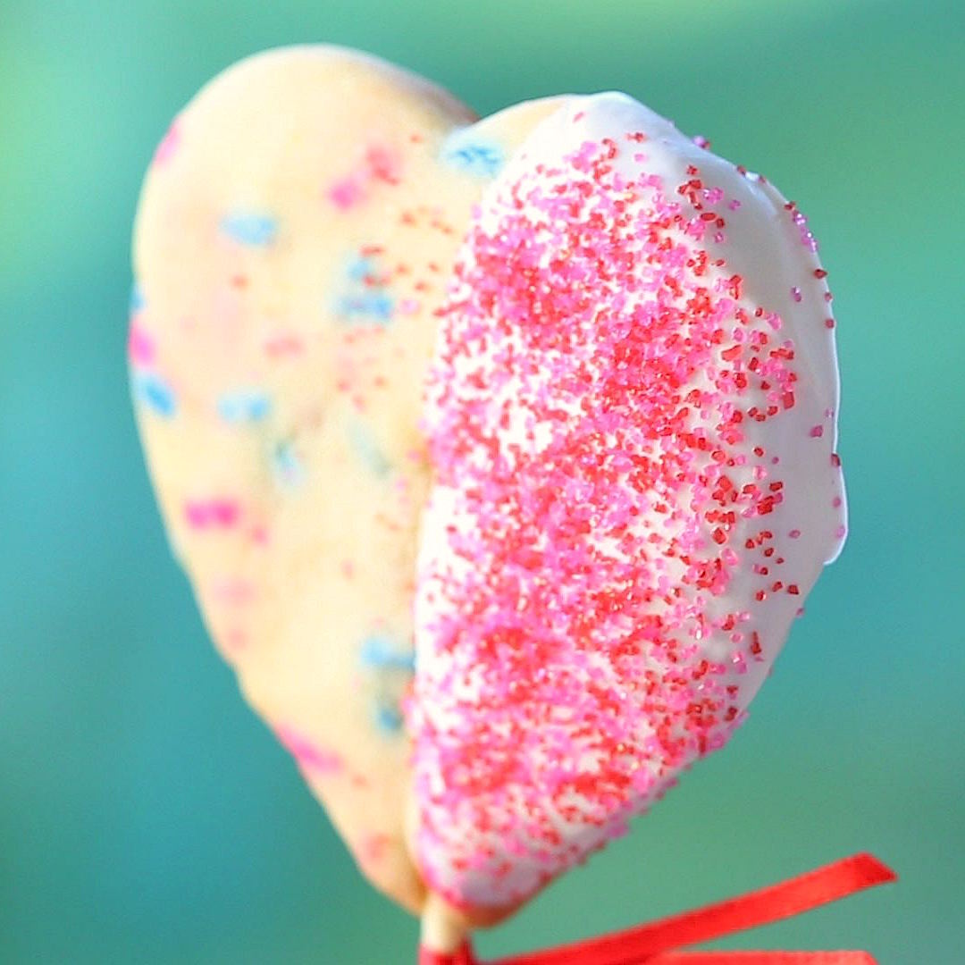 Heart valentine cookie pops recipe | Buona Pappa